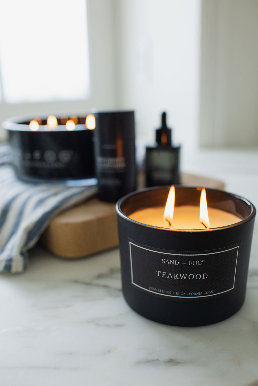 Scented Teakwood 12 oz scented candle