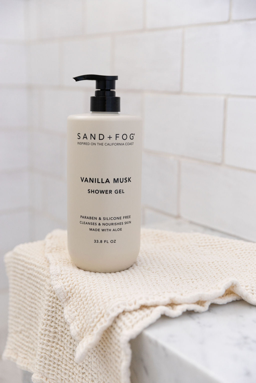 Refreshing Vanilla Musk 33.8 oz oz Body Wash