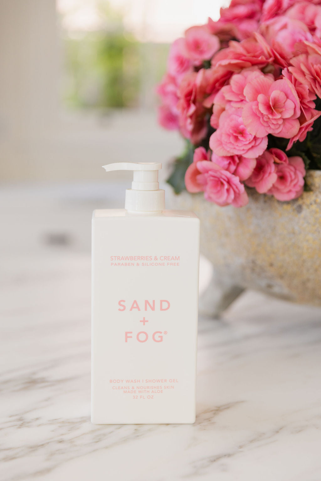 Refreshing Strawberries & Cream 32 oz Body Wash