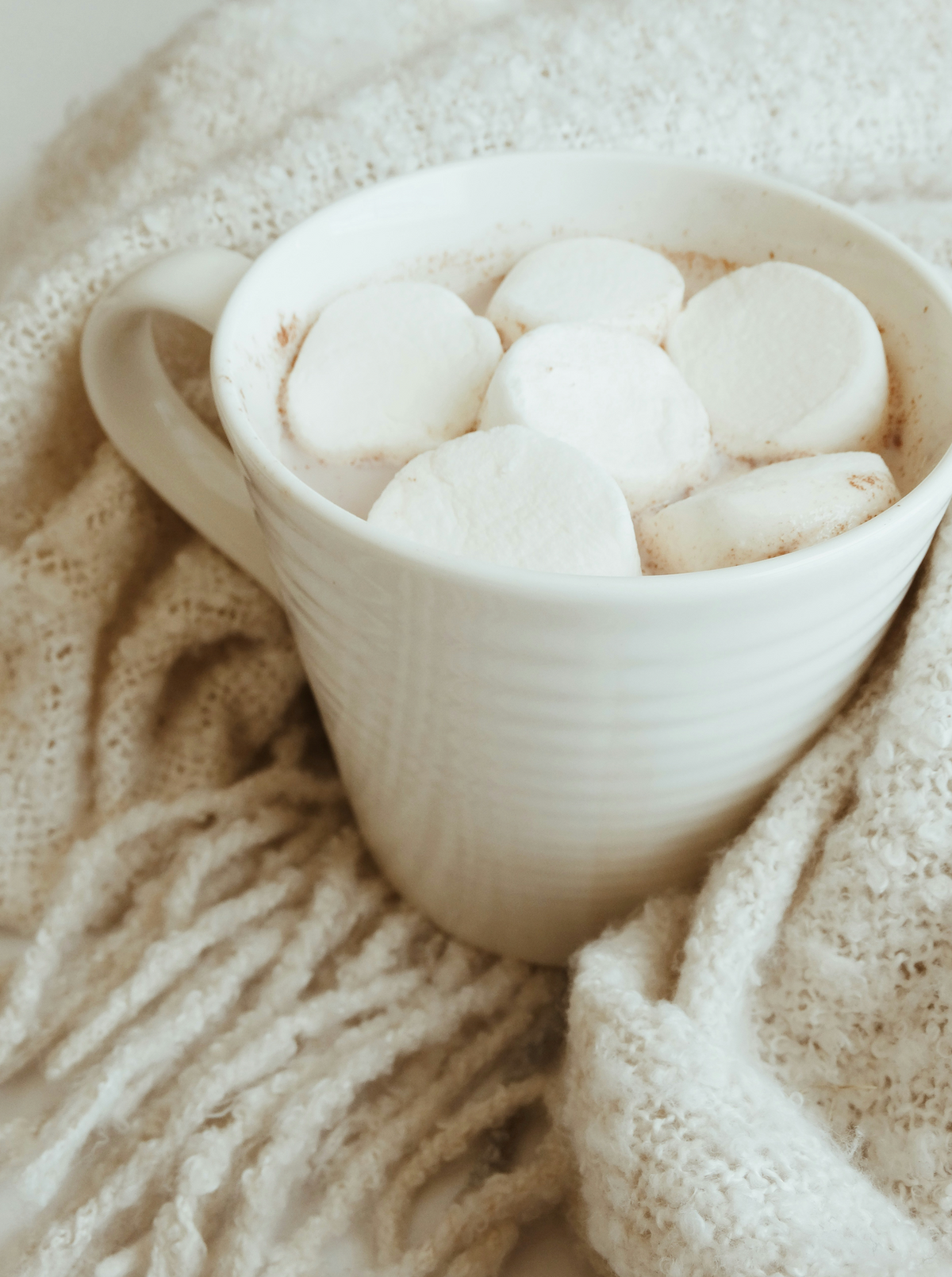 Refreshing Marshmallow Skies 32 oz Body Wash