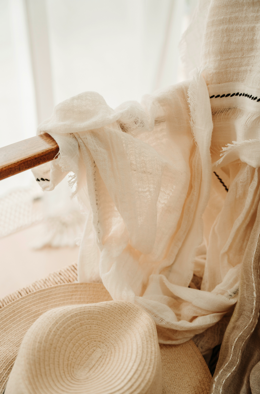 Cozy Cashmere & Linen 10 oz scented candle