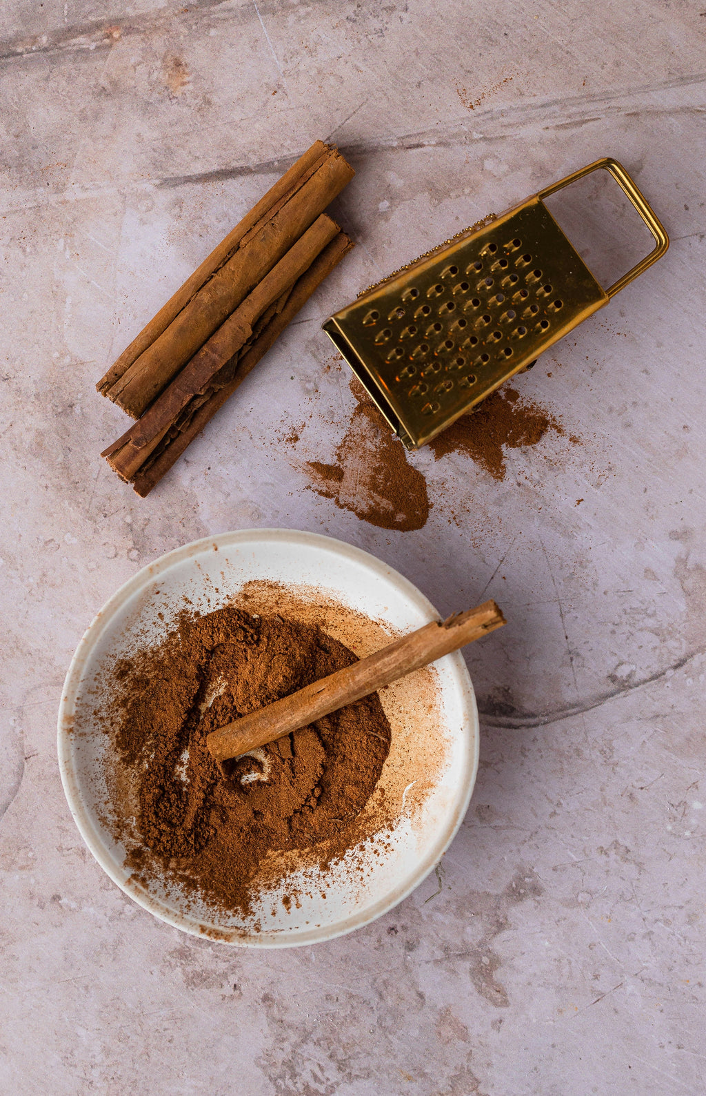 Scented Cinnamon Vanilla 12 oz scented candle
